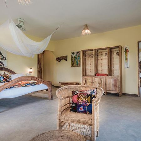 Lake Natron Maasai Giraffe Eco Lodge And Camping Mtowabaga المظهر الخارجي الصورة