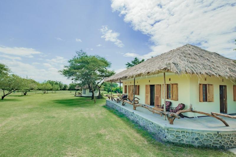 Lake Natron Maasai Giraffe Eco Lodge And Camping Mtowabaga المظهر الخارجي الصورة