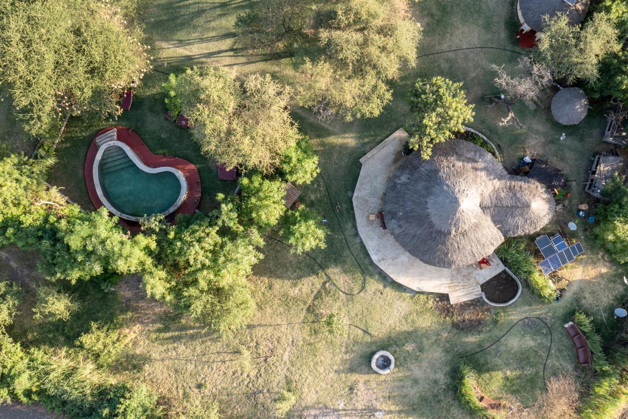 Lake Natron Maasai Giraffe Eco Lodge And Camping Mtowabaga المظهر الخارجي الصورة
