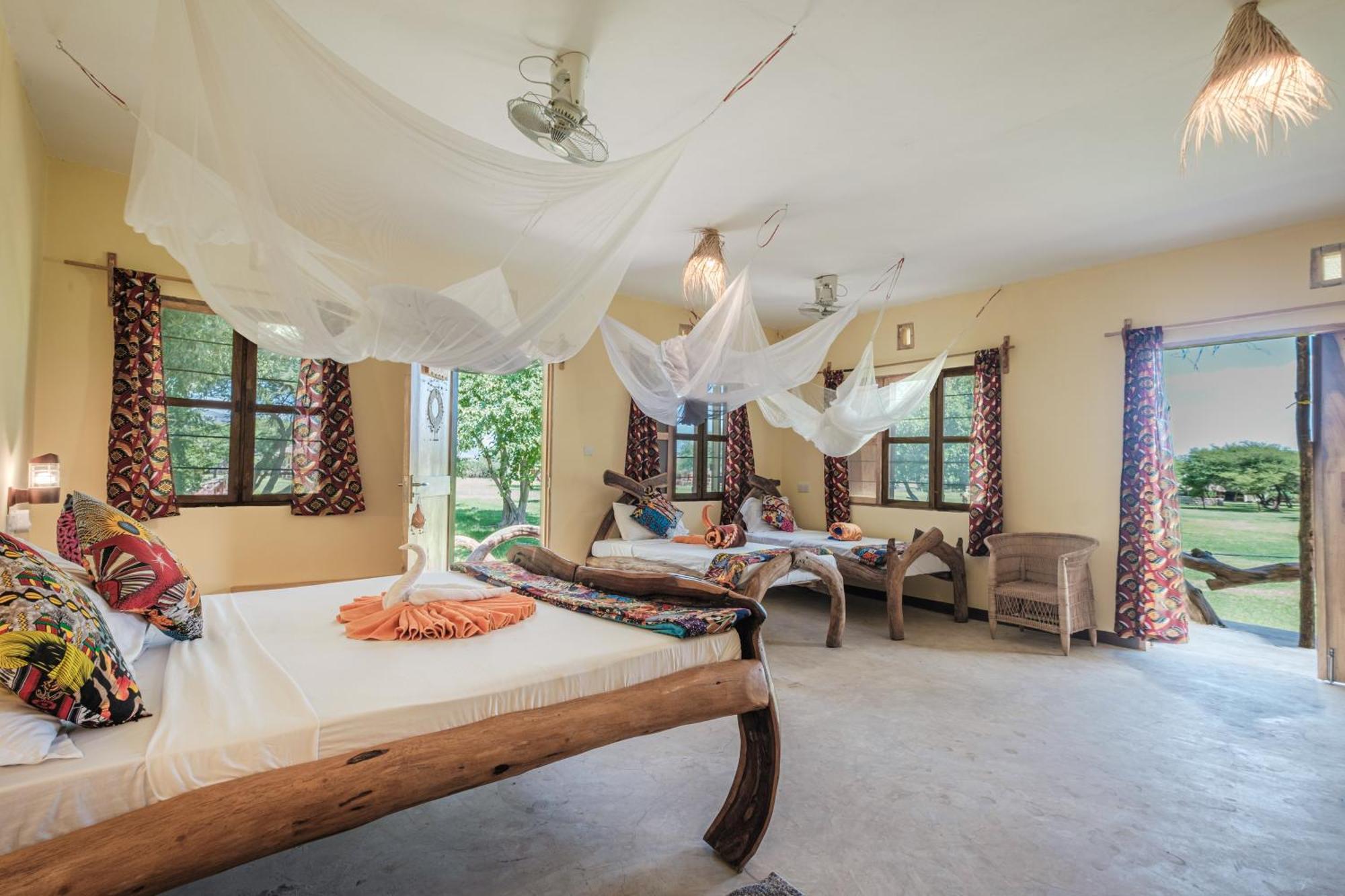 Lake Natron Maasai Giraffe Eco Lodge And Camping Mtowabaga المظهر الخارجي الصورة