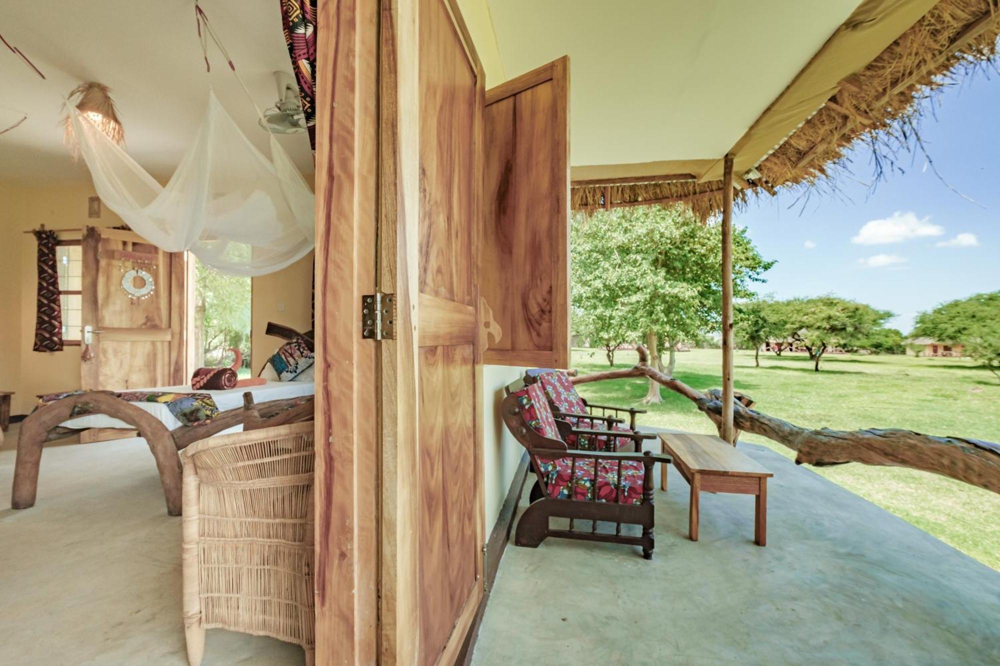 Lake Natron Maasai Giraffe Eco Lodge And Camping Mtowabaga المظهر الخارجي الصورة