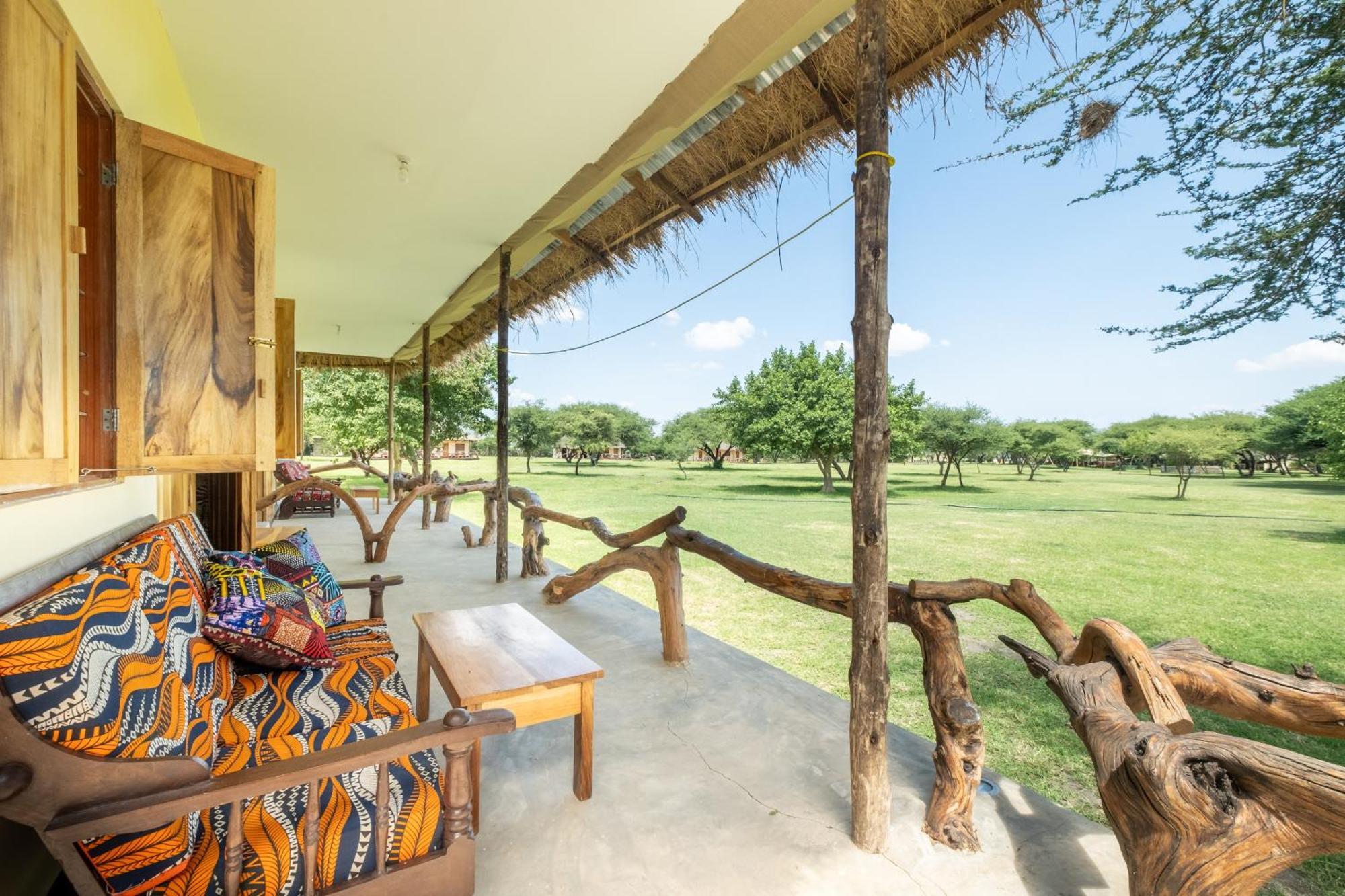 Lake Natron Maasai Giraffe Eco Lodge And Camping Mtowabaga المظهر الخارجي الصورة