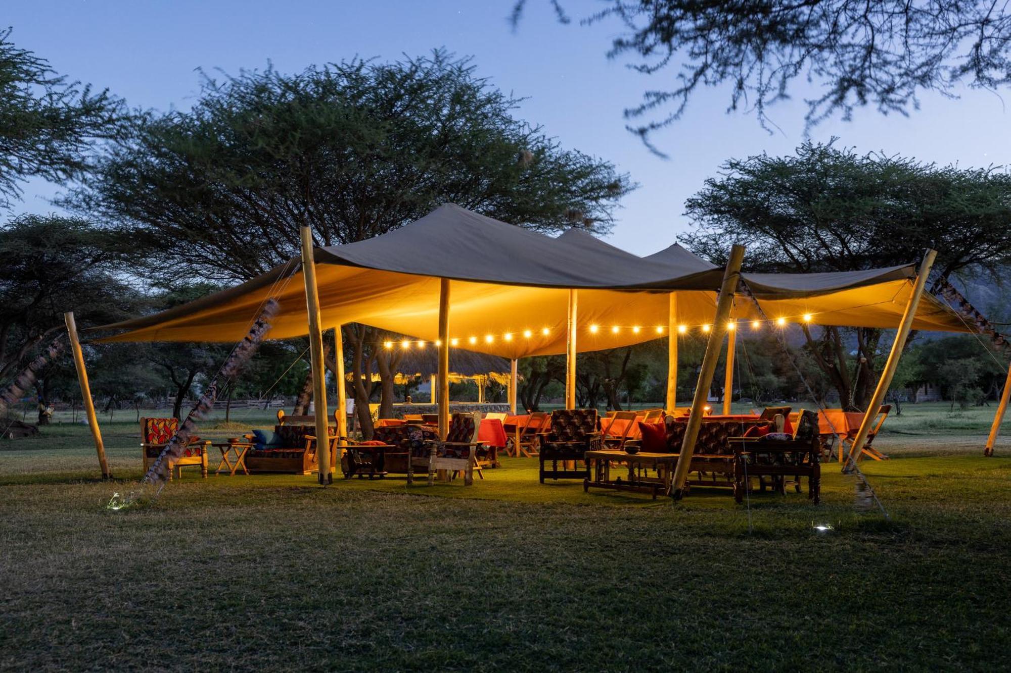 Lake Natron Maasai Giraffe Eco Lodge And Camping Mtowabaga المظهر الخارجي الصورة