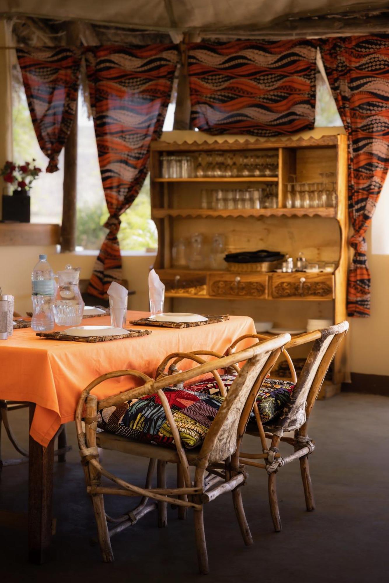 Lake Natron Maasai Giraffe Eco Lodge And Camping Mtowabaga المظهر الخارجي الصورة