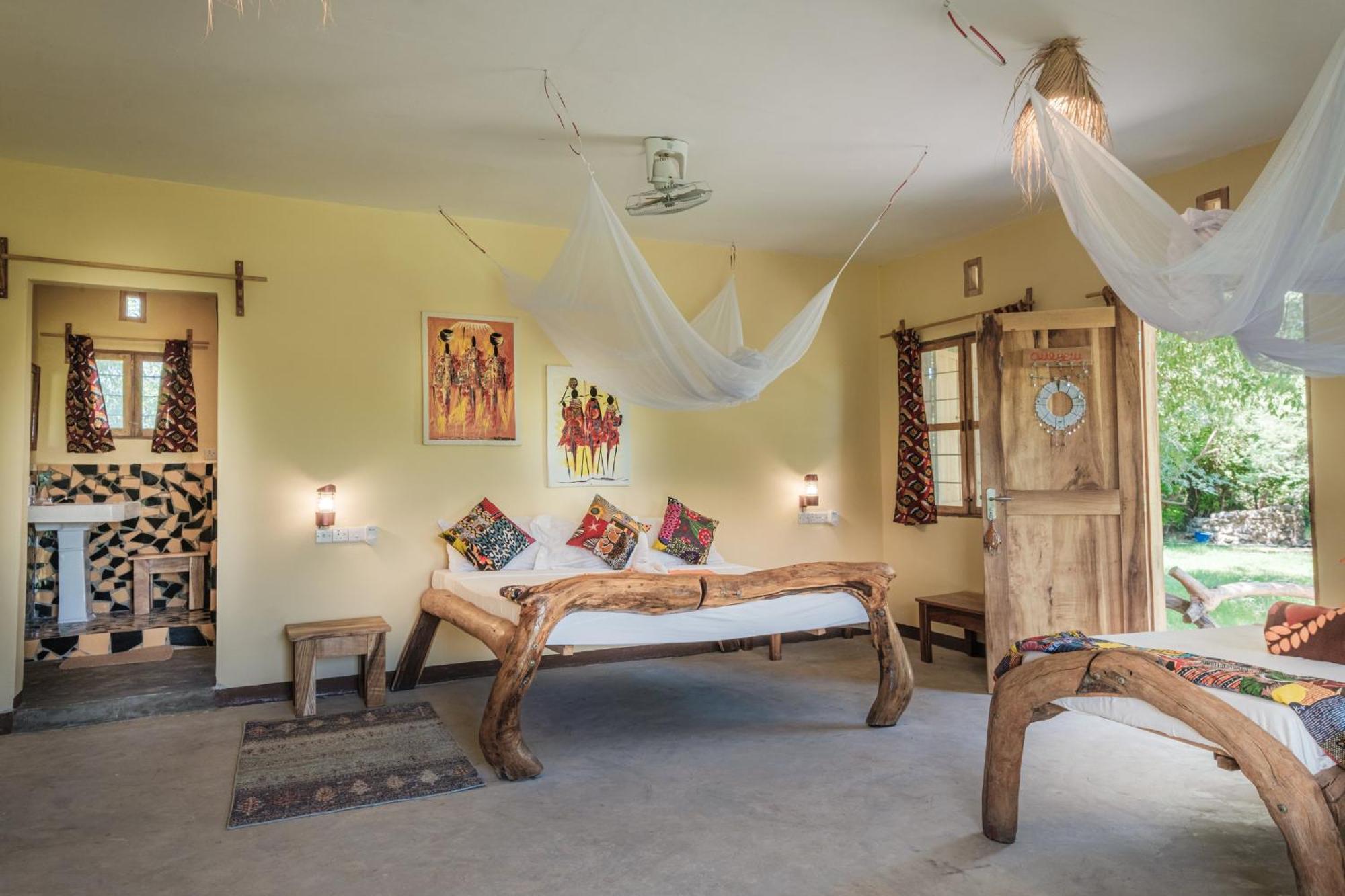 Lake Natron Maasai Giraffe Eco Lodge And Camping Mtowabaga المظهر الخارجي الصورة
