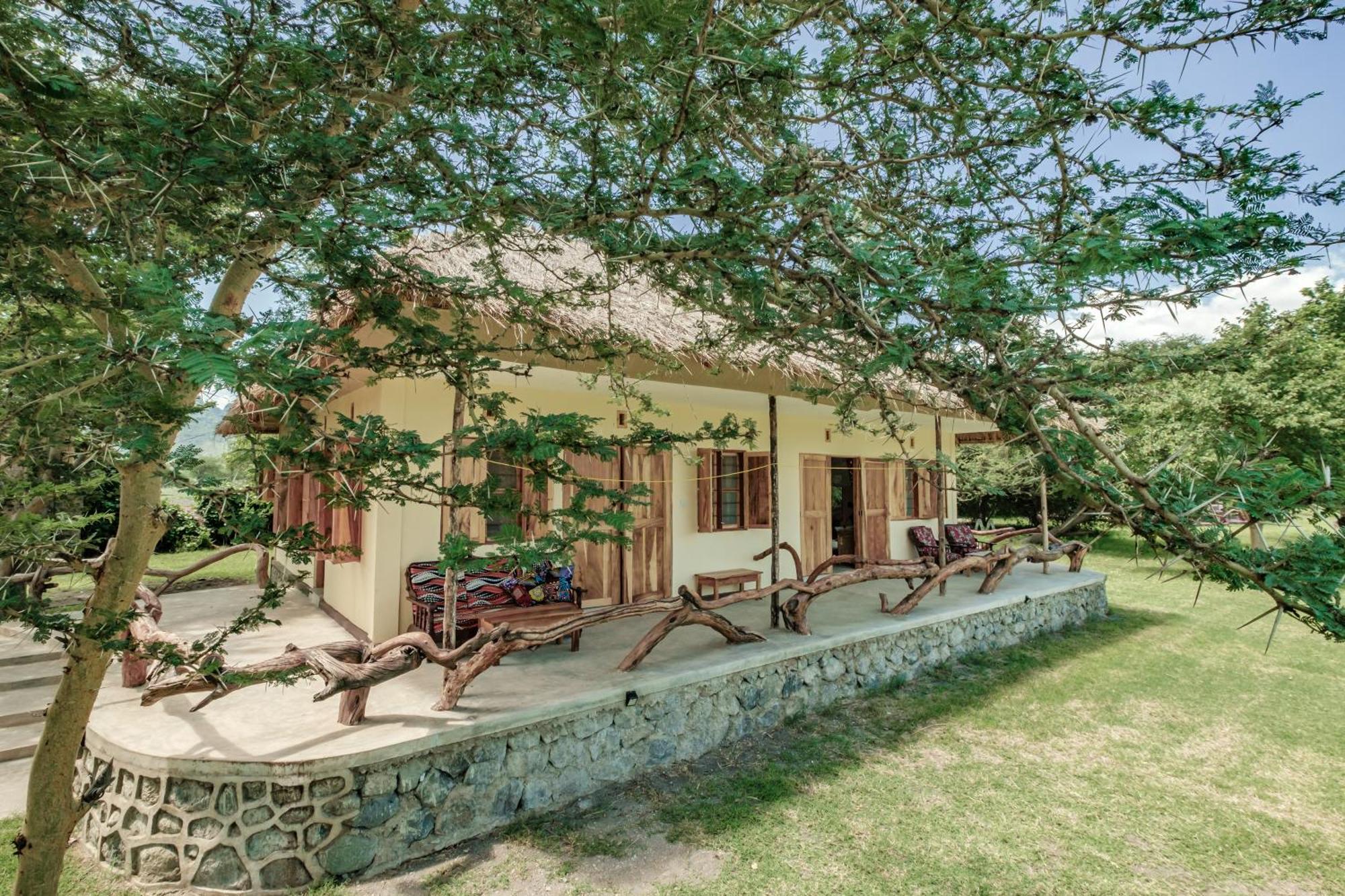 Lake Natron Maasai Giraffe Eco Lodge And Camping Mtowabaga المظهر الخارجي الصورة